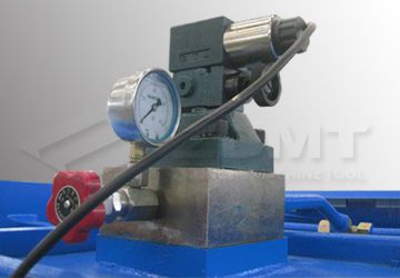 液壓系統.jpg 液壓系統.jpg